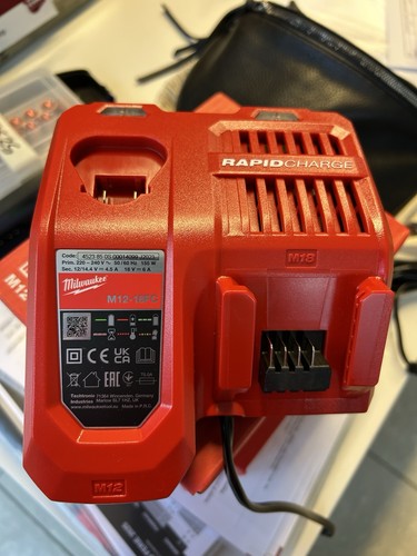 Milwaukee m12 2 5ah - m12-18, fc